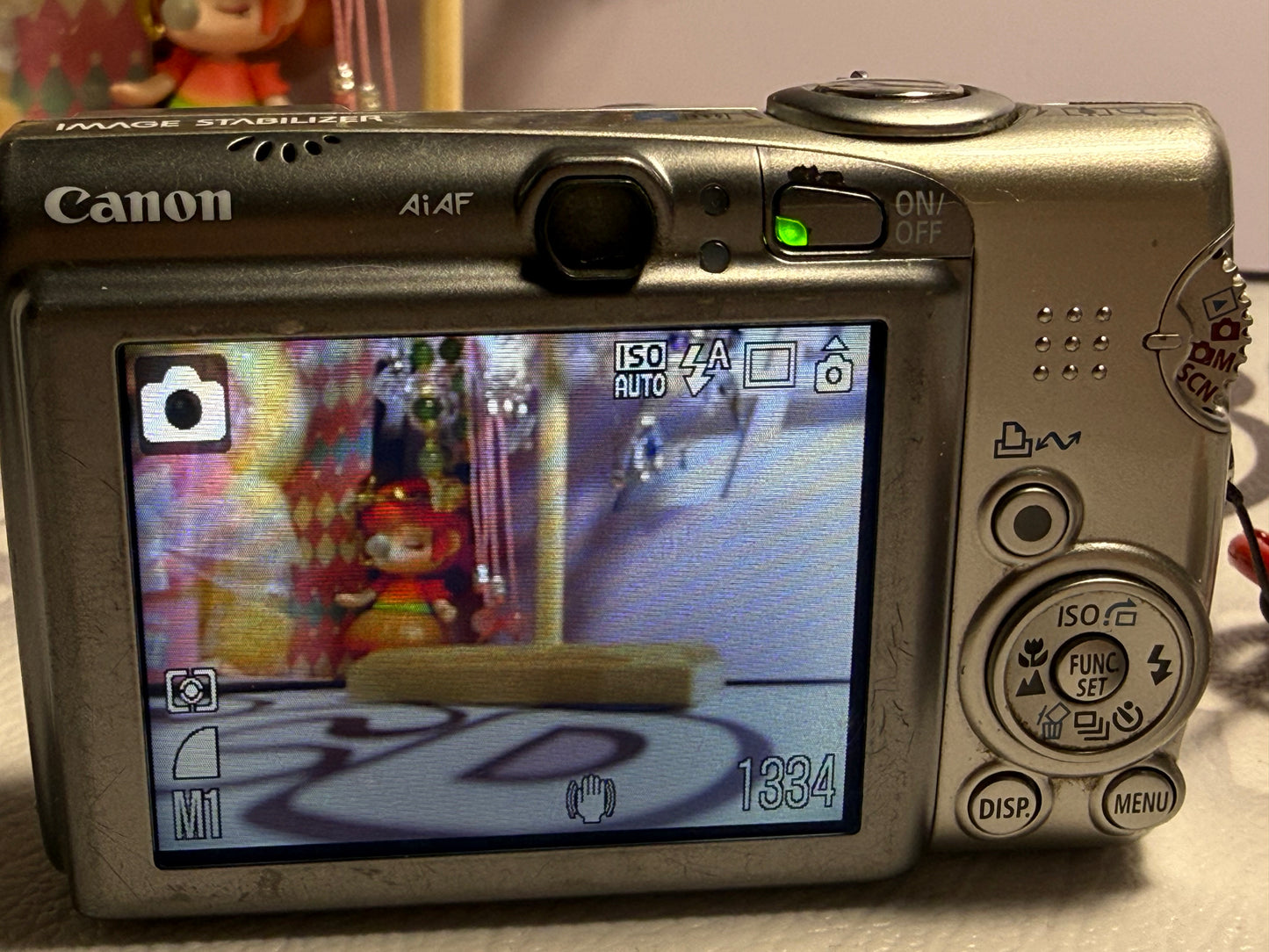 Canon PowerShot SD850 IS （IXUS950） Digital ELPH 8.0MP Compact Camera
