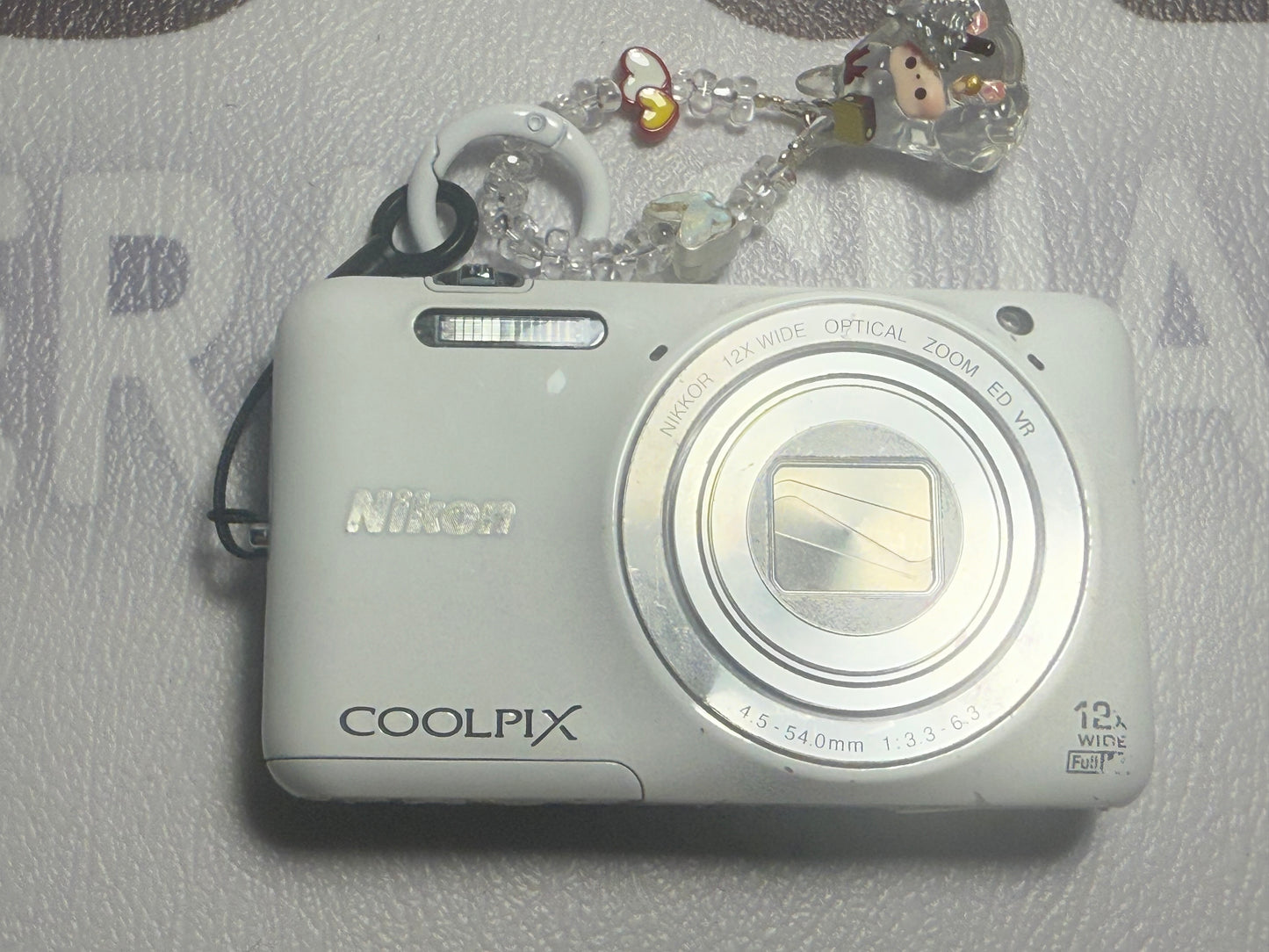 Nikon COOLPIX S6600 White 16.0MP Digital Camera