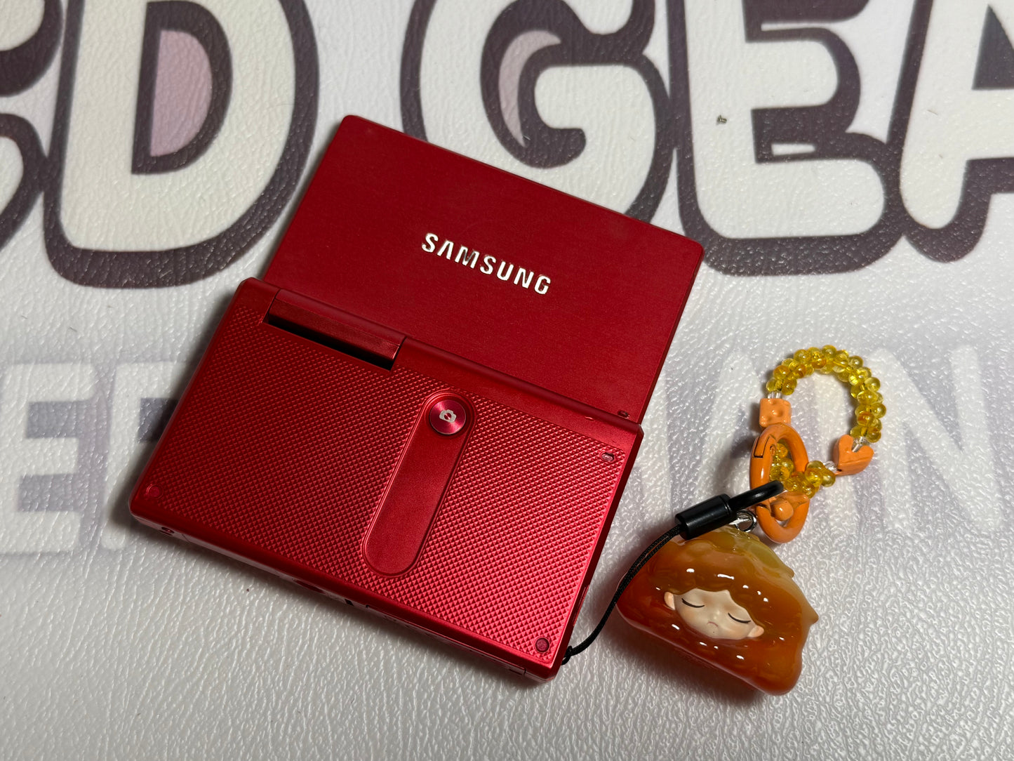 Samsung MV800 Flip-out 5x Zoom 16 Megapixels Touch English
