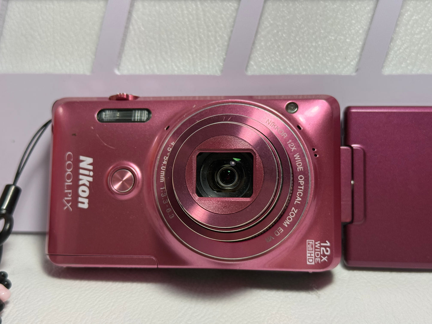 Nikon COOLPIX S6900 16.0MP Digital Camera - Pink