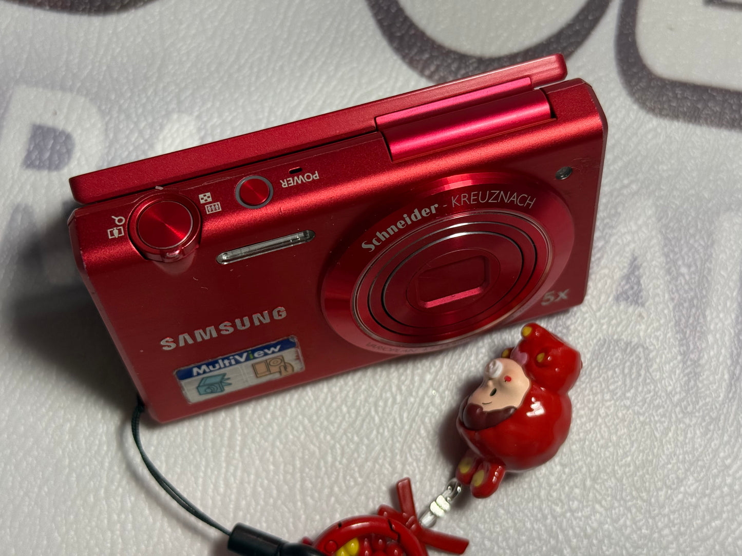 Samsung MV800 Flip-out 5x Zoom 16 Megapixels Touch English