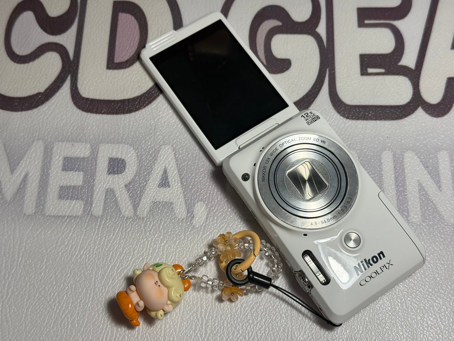 Nikon COOLPIX S6900 16.0MP Digital Camera - White