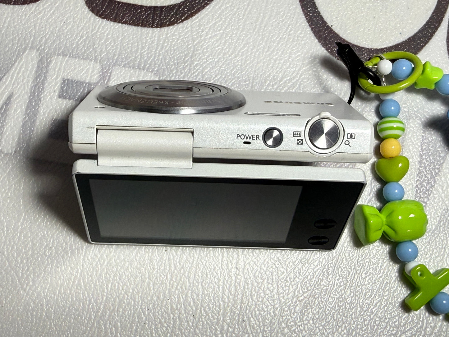 Samsung MV800 Flip-out 5x Zoom 16 Megapixels Touch English