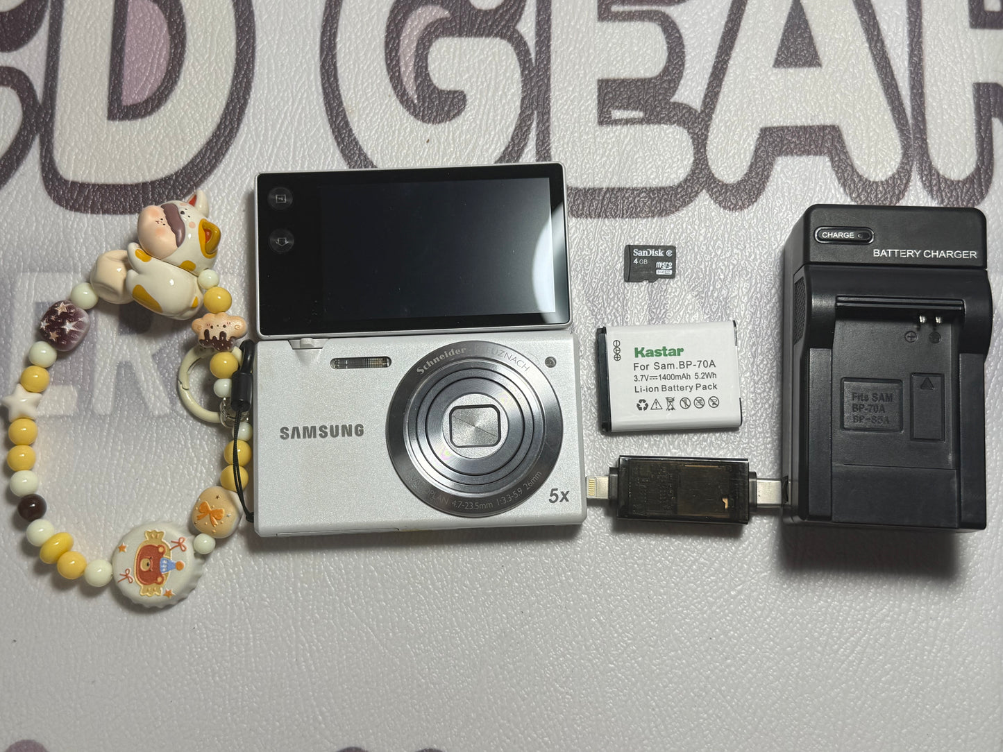 Samsung MV800 Flip-out 5x Zoom 16 Megapixels Touch English
