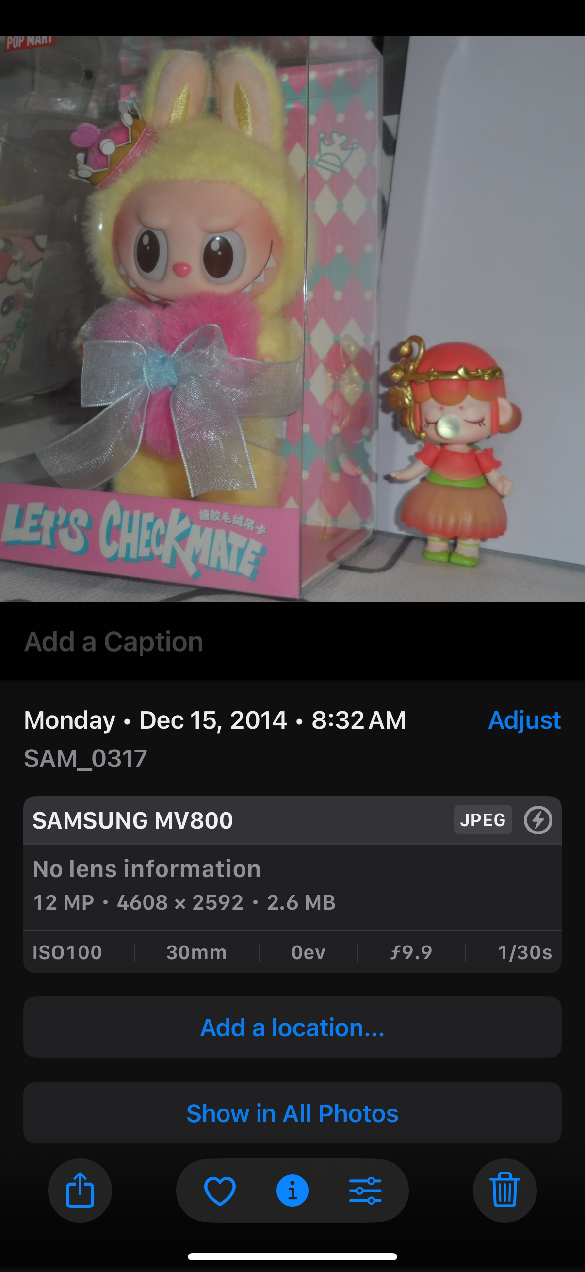 Samsung MV800 Flip-out Touch Screen Vlog Digital Camera 16.2 Megapixel