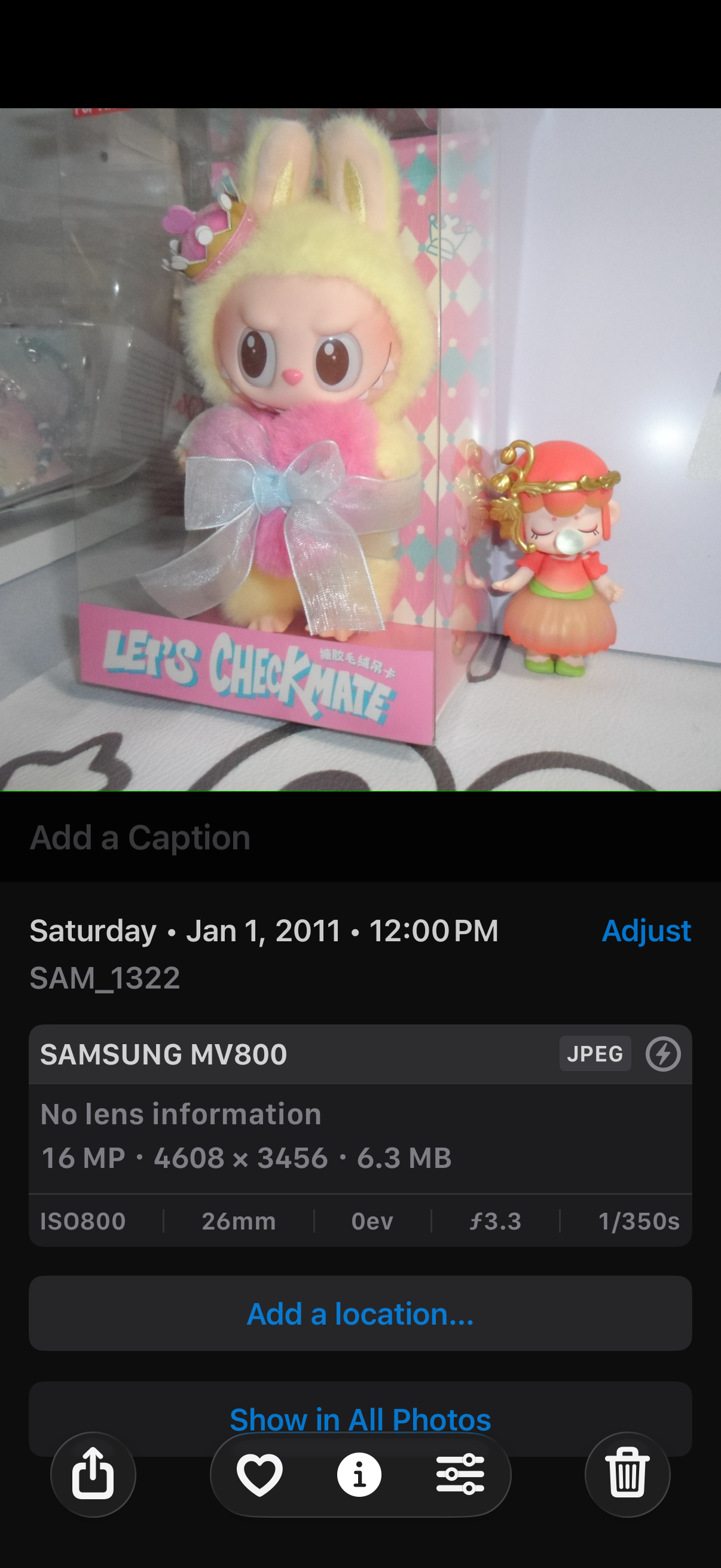 Samsung MV800 Flip-out 5x Zoom 16 Megapixels Touch English