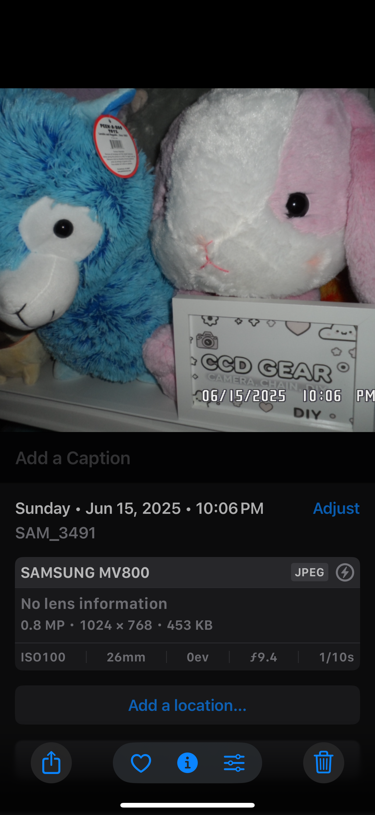 Samsung MV800 Flip-out 5x Zoom 16 Megapixels Touch English