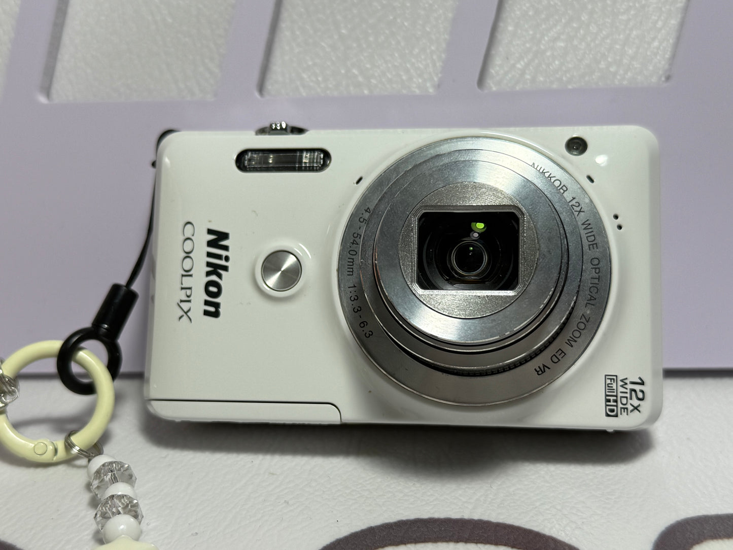 Nikon COOLPIX S6900 16.0MP Digital Camera - White