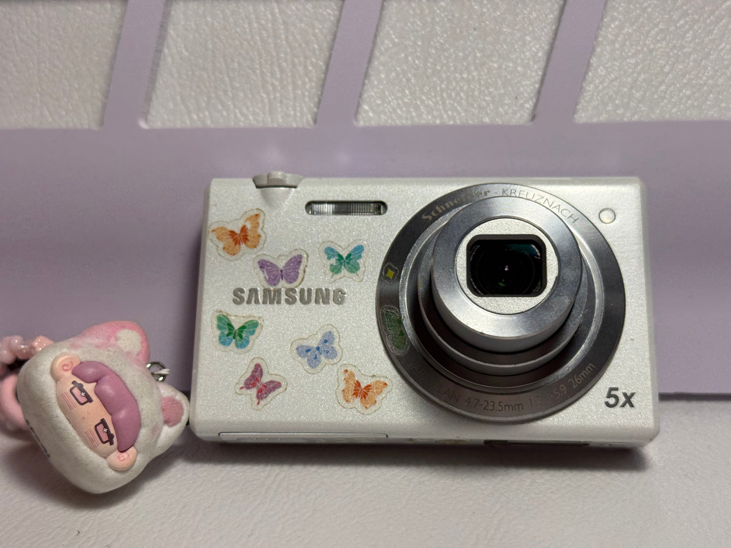 Samsung MV800 Flip-out 5x Zoom 16 Megapixels Touch English
