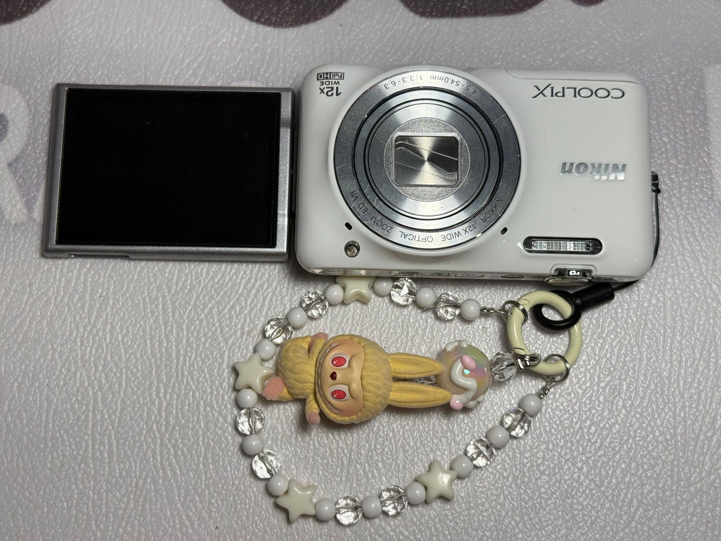 Nikon COOLPIX S6600 White 16.0MP Digital Camera