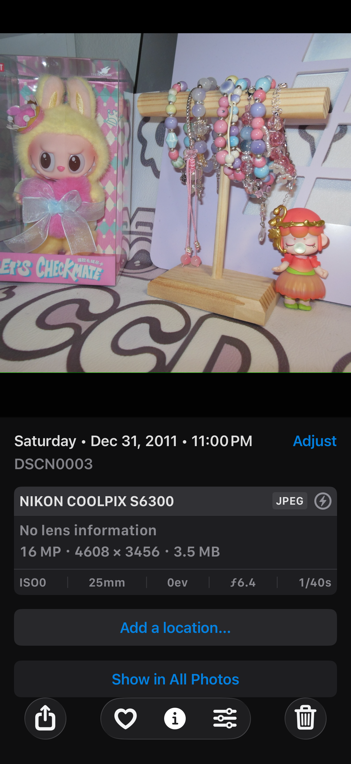 Nikon Coolpix S6300 16.0MP Digital Camera Red