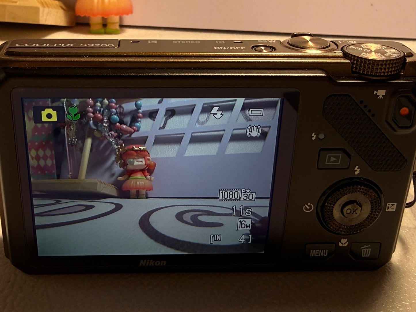 Nikon COOLPIX S9200 12.1MP 18x Optical Zoom Digital Camera