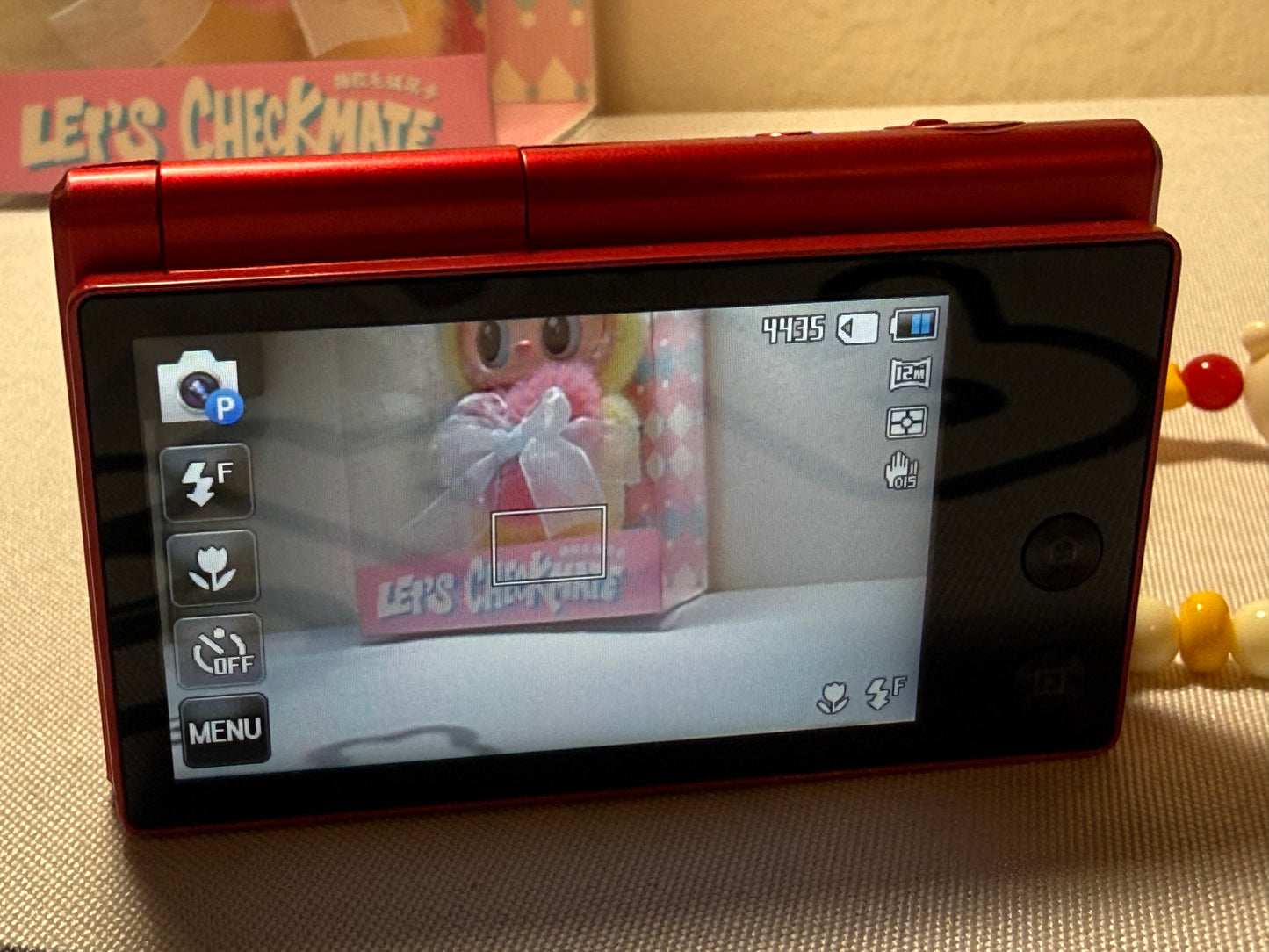 Samsung MV800 Flip-out 5x Zoom 16 Megapixels Touch English