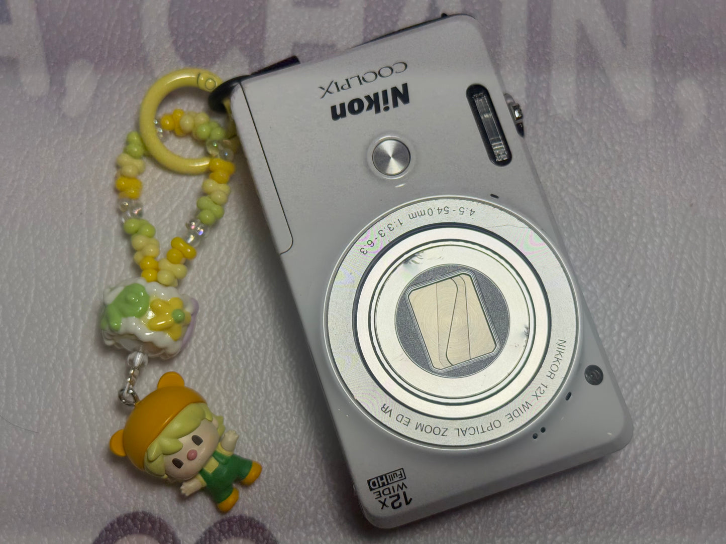 Nikon COOLPIX S6900 16.0MP Digital Camera - White