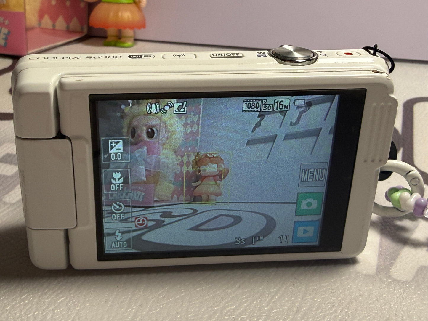Nikon COOLPIX S6900 16.0MP Digital Camera - White