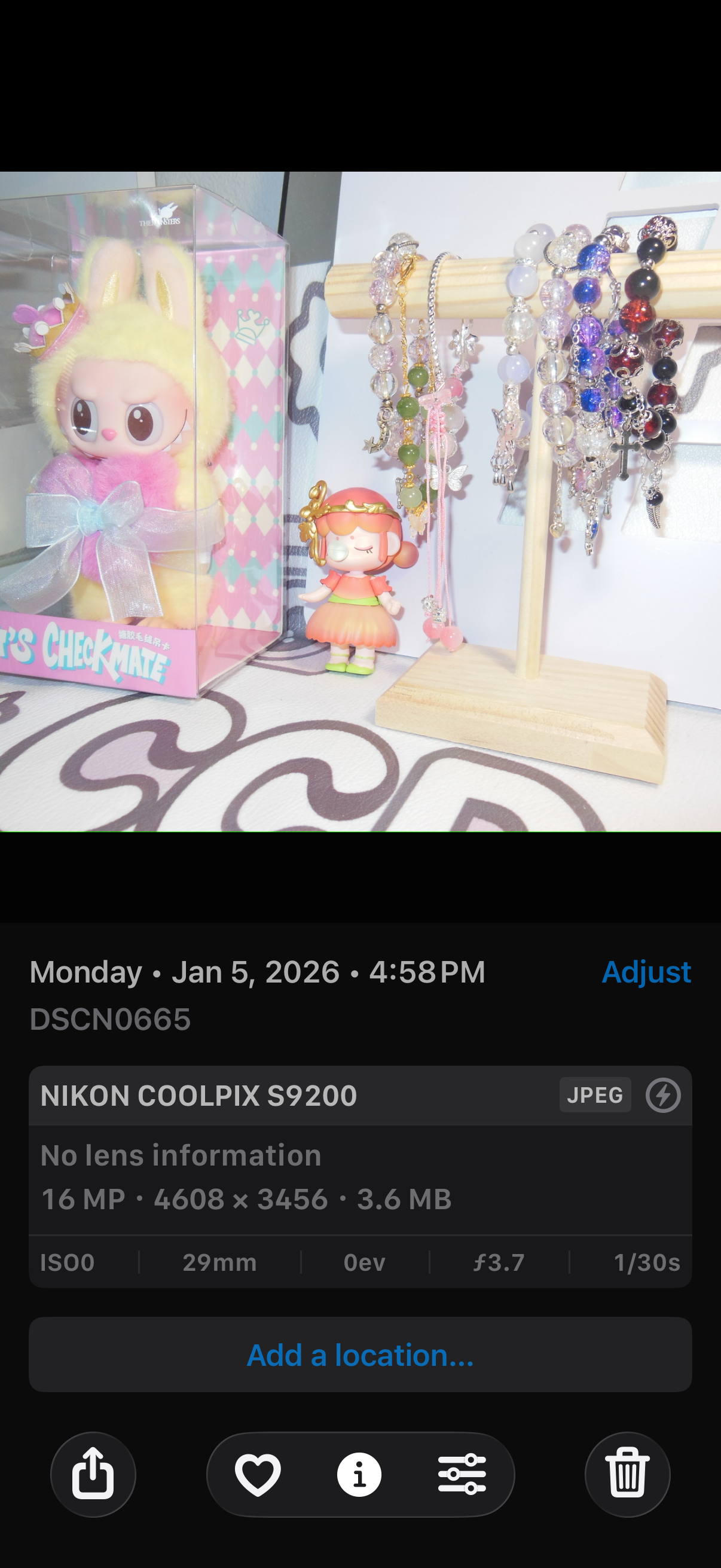 Nikon COOLPIX S9200 12.1MP 18x Optical Zoom Digital Camera