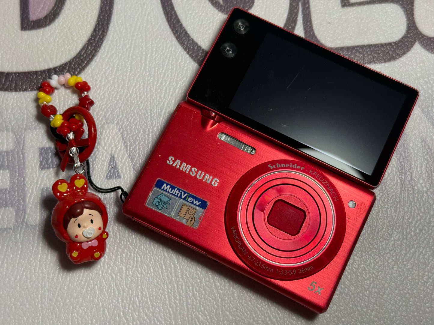 Samsung MV800 Flip-out 5x Zoom 16 Megapixels Touch English