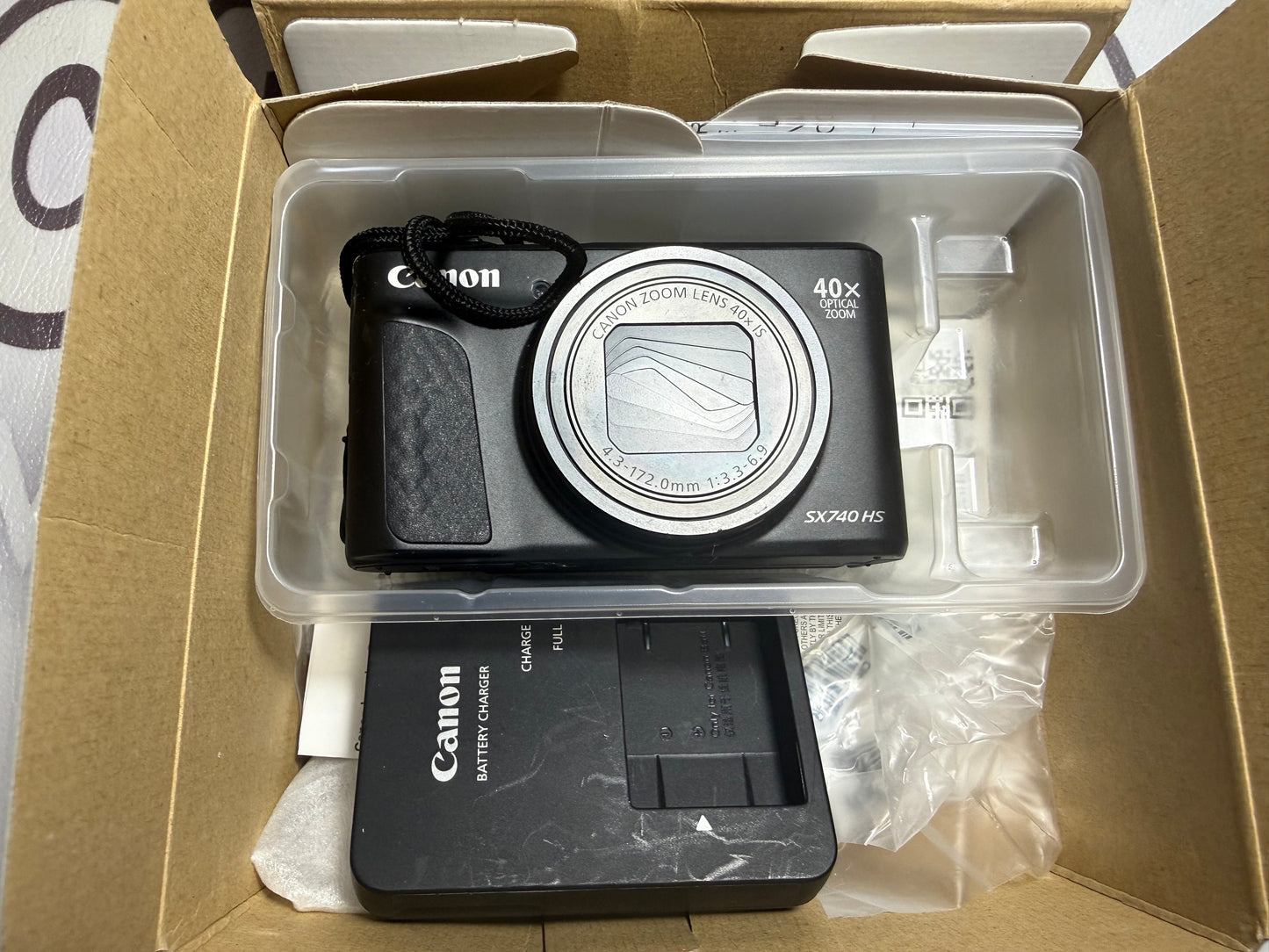 Canon PowerShot SX740 HS Zoom Lens 40x 20.30MP Black Compact Digital Camera