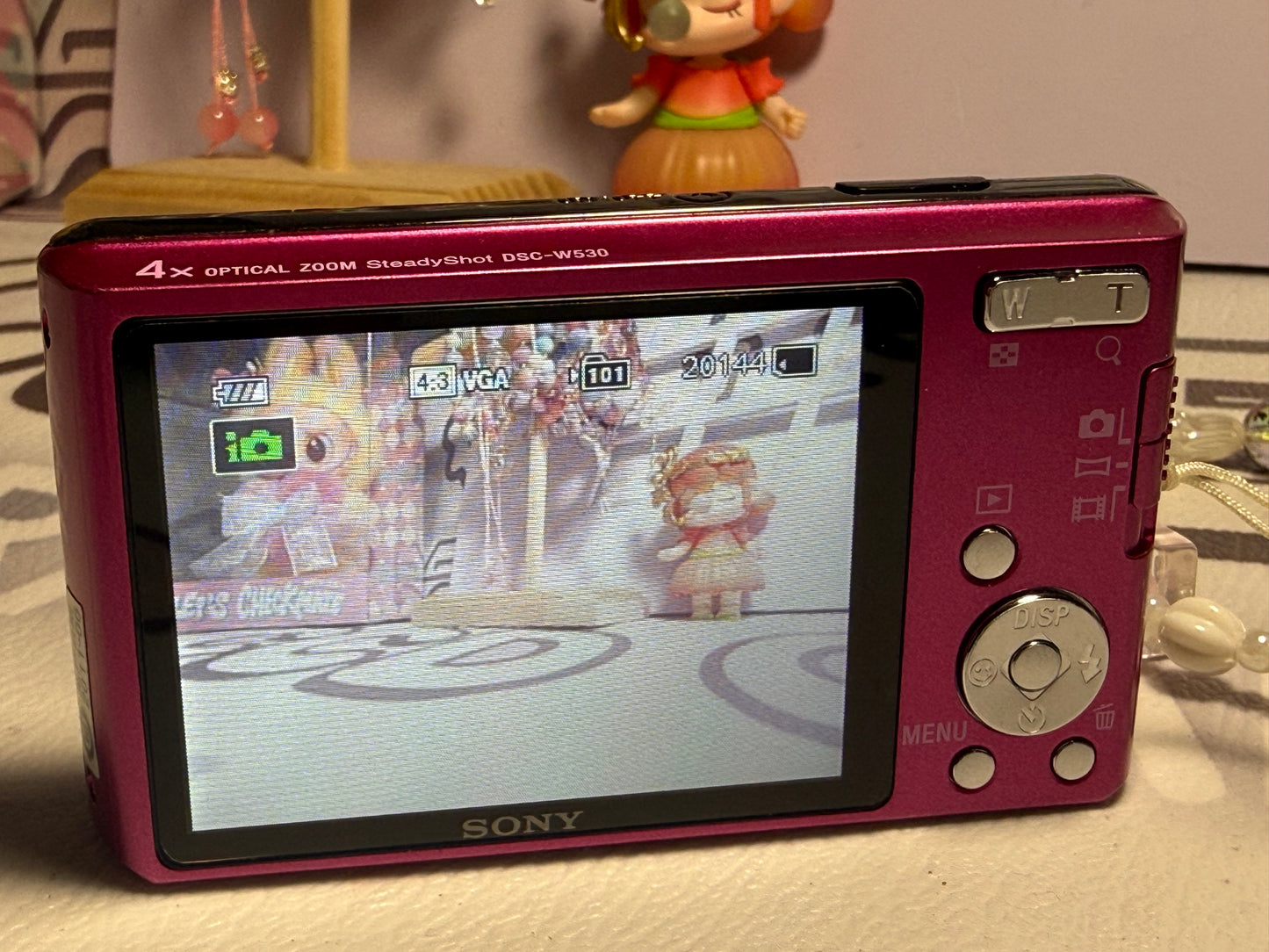 Sony Cyber-shot DSC-W530 Pink Digital Camera 16.1 MP 8x Optical Zoom