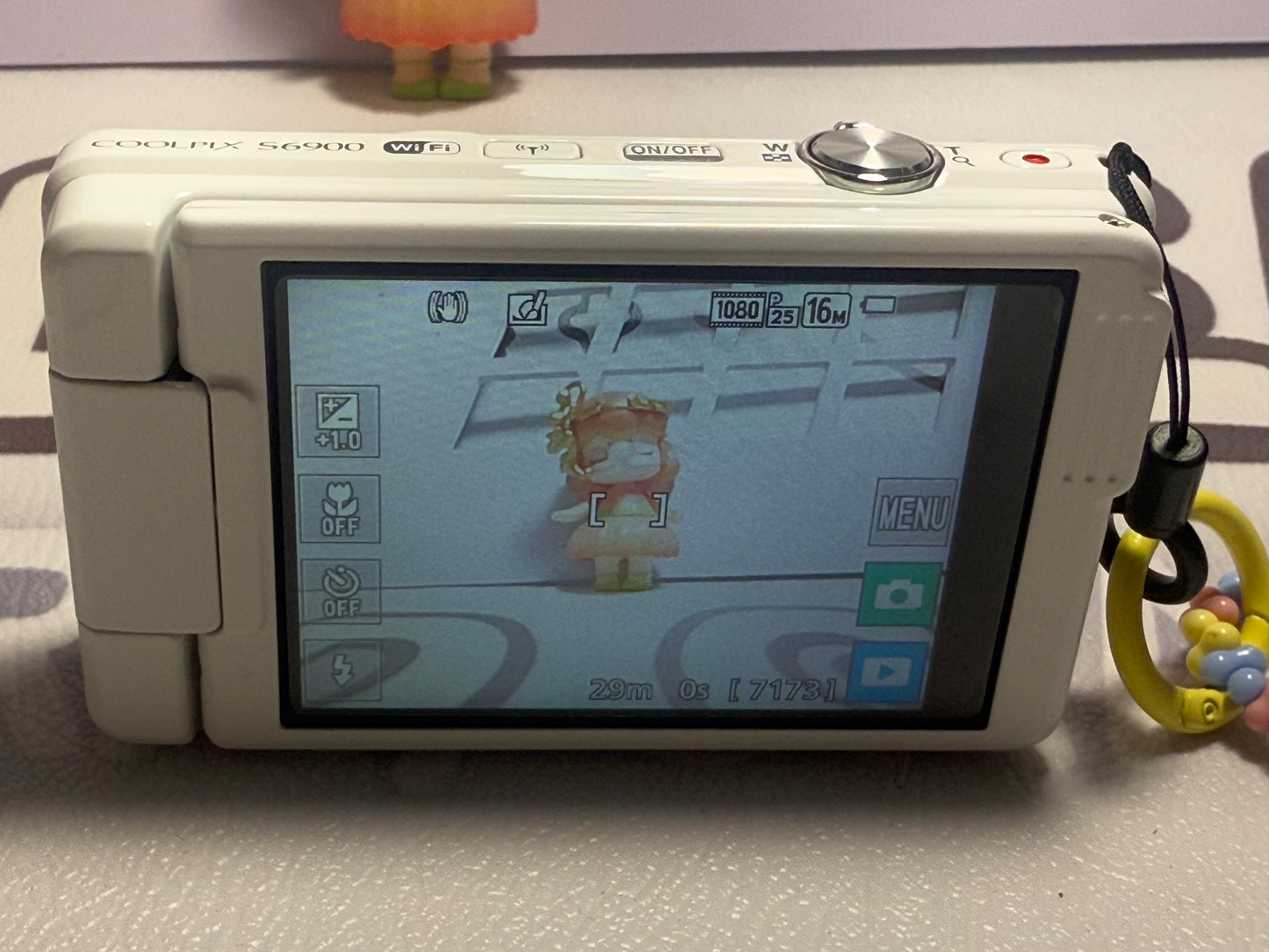 Nikon COOLPIX S6900 16.0MP Digital Camera - White