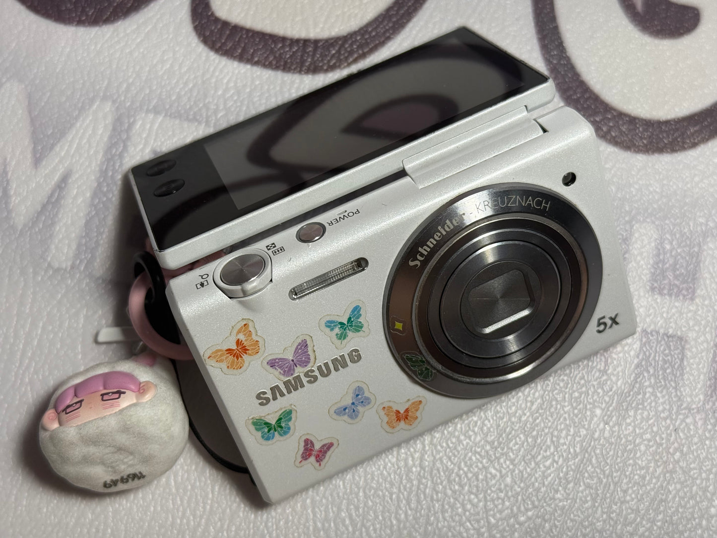 Samsung MV800 Flip-out 5x Zoom 16 Megapixels Touch English