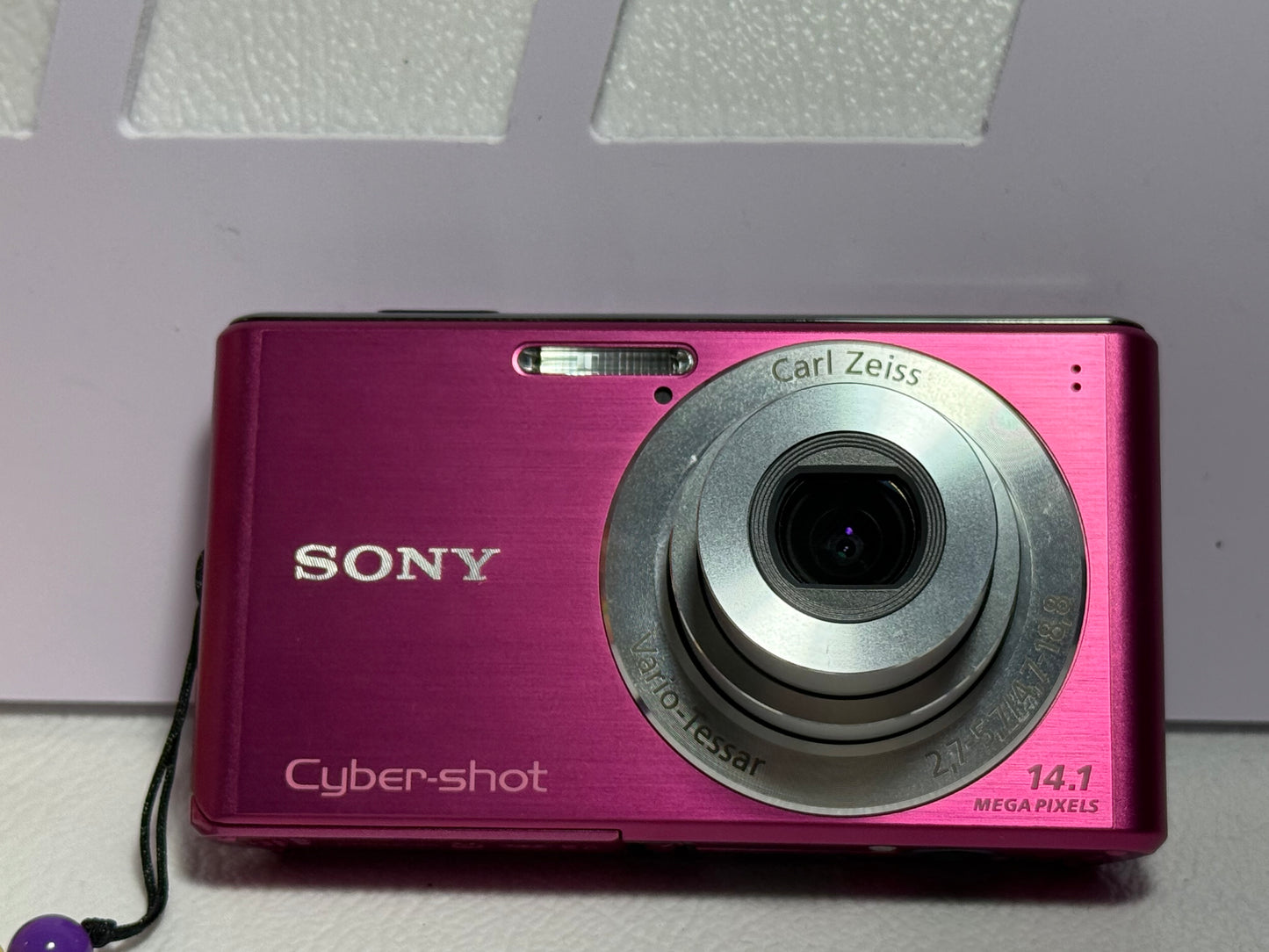 Sony Cyber-shot DSC-W530 Pink Digital Camera 16.1 MP 8x Optical Zoom