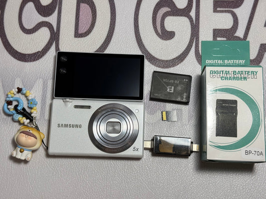 Samsung MV800 Flip-out 5x Zoom 16 Megapixels Touch English