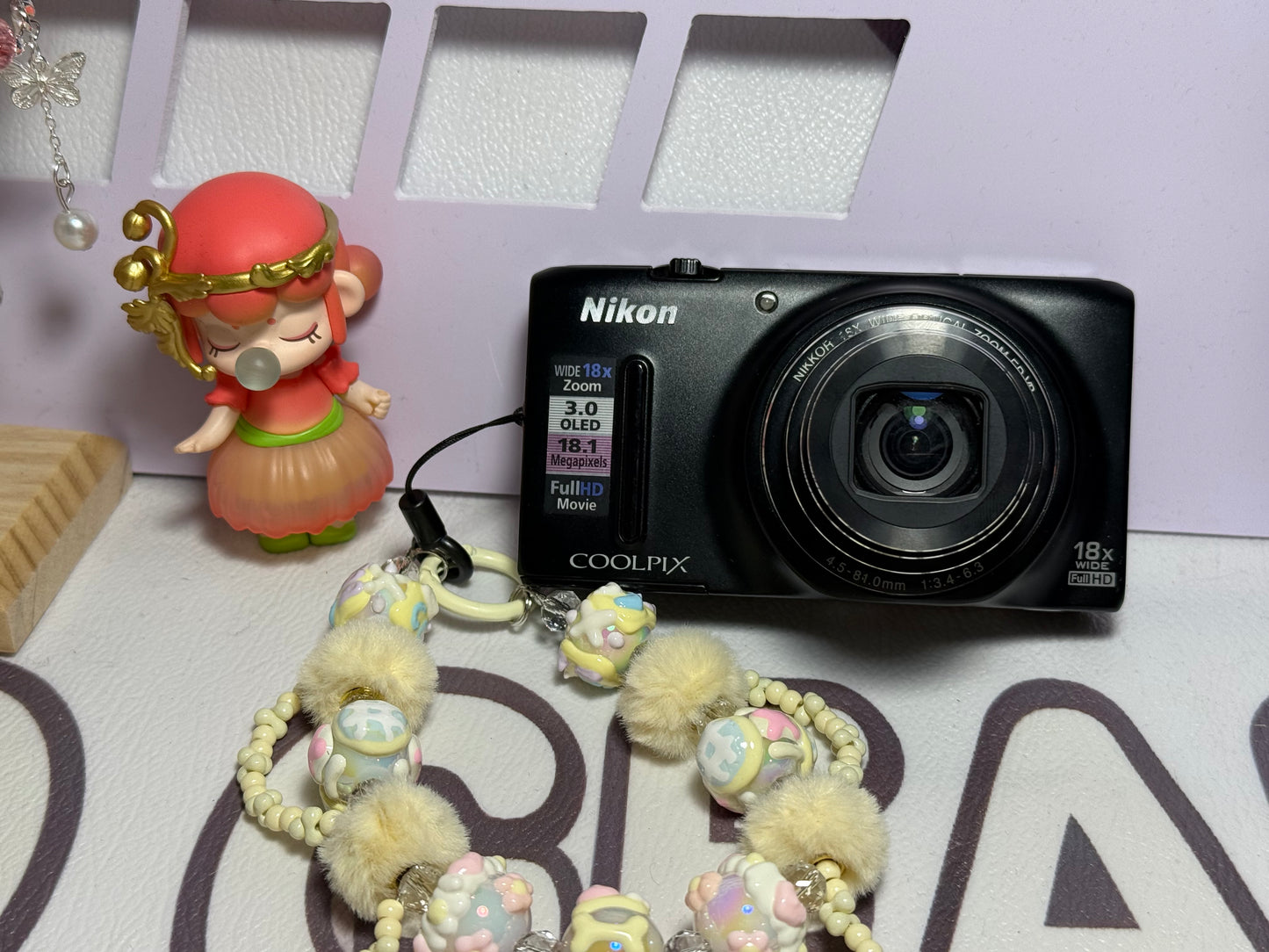 Nikon COOLPIX S9400 Digital Camera 18.1MP 18x Optical Zoom Black