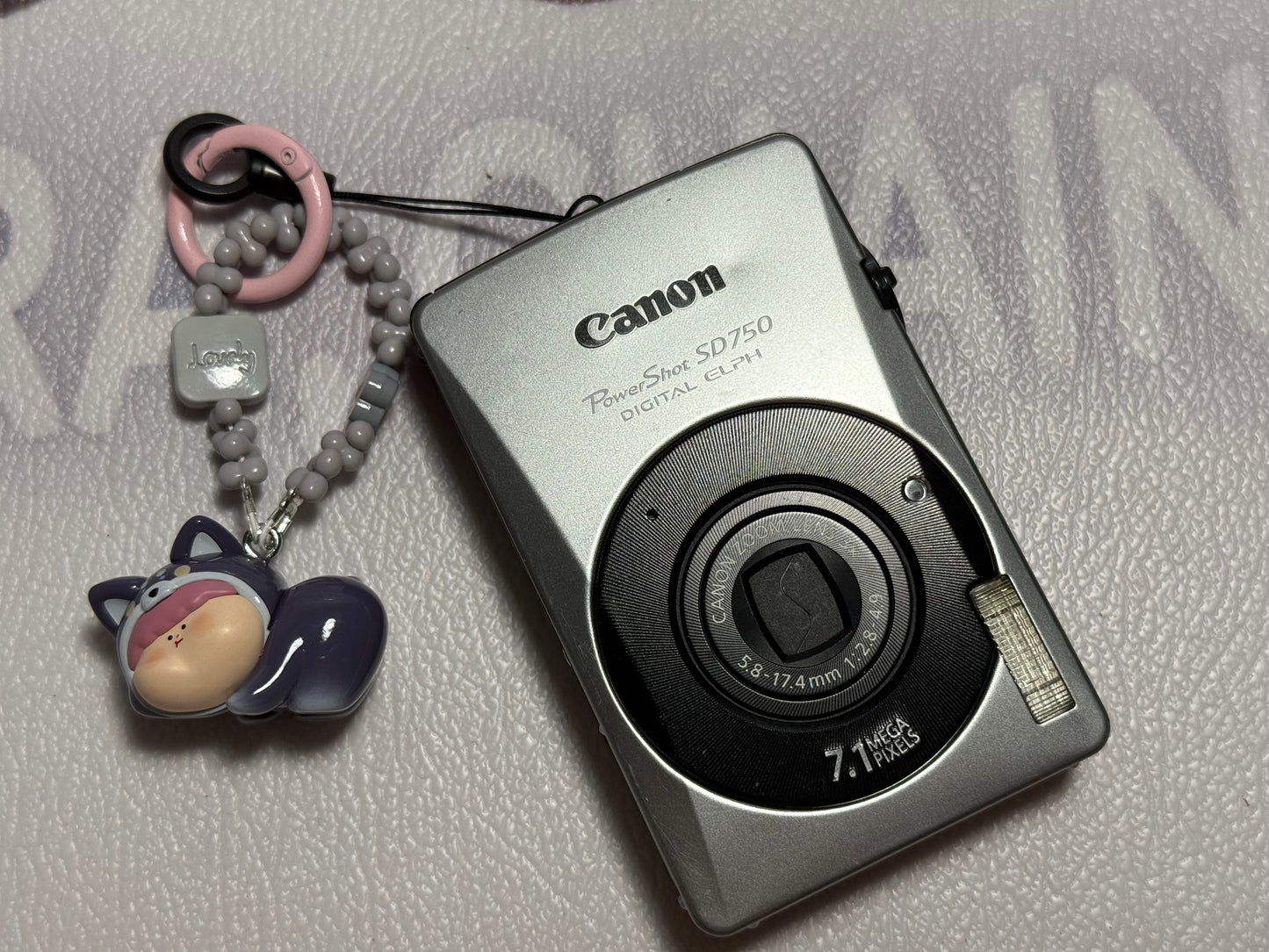 Canon PowerShot SD750 IS （IXUS75）10MP Digital Camera - Silver