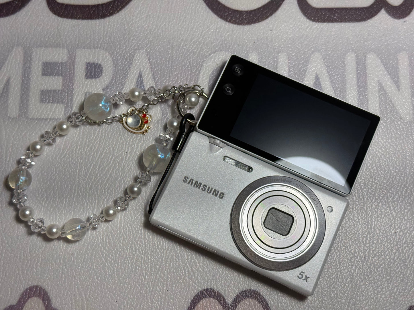 Samsung MV800 Flip-out 5x Zoom 16 Megapixels Touch English