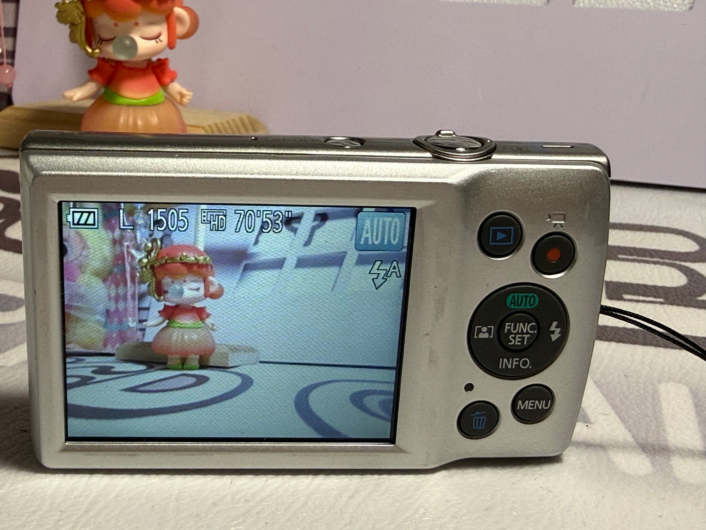 Canon PowerShot ELPH 180 20 MP 8x Zoom Digital Camera Silver