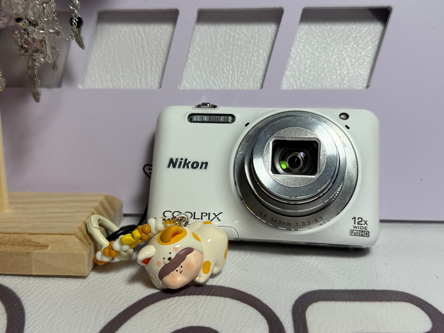 Nikon COOLPIX S6600 White 16.0MP Digital Camera