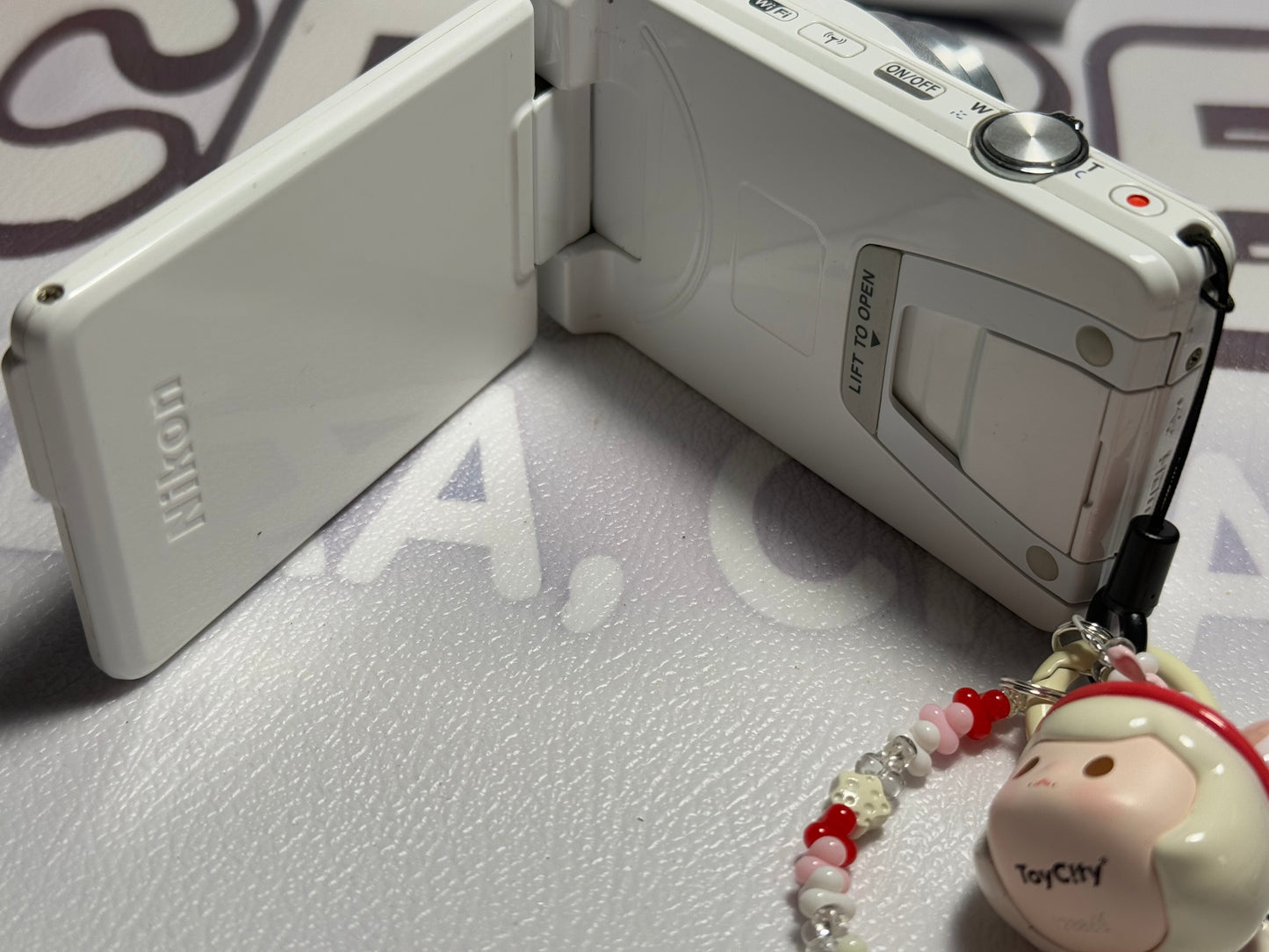 Nikon COOLPIX S6900 16.0MP Digital Camera - White