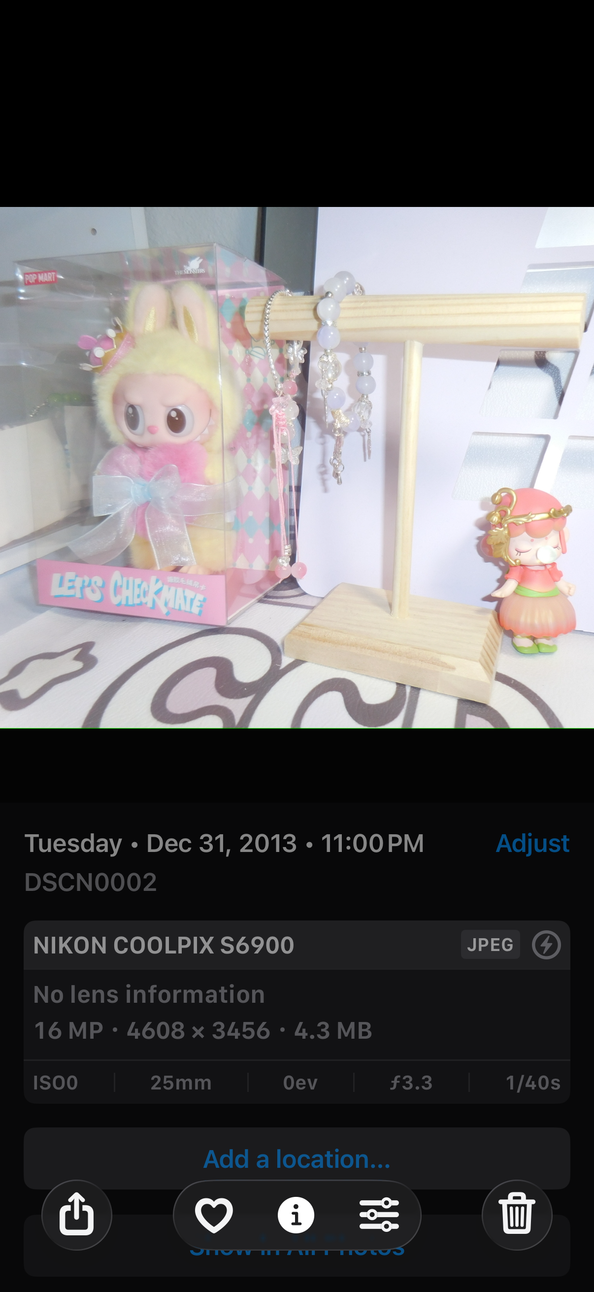 Nikon COOLPIX S6900 16.0MP Digital Camera - Black