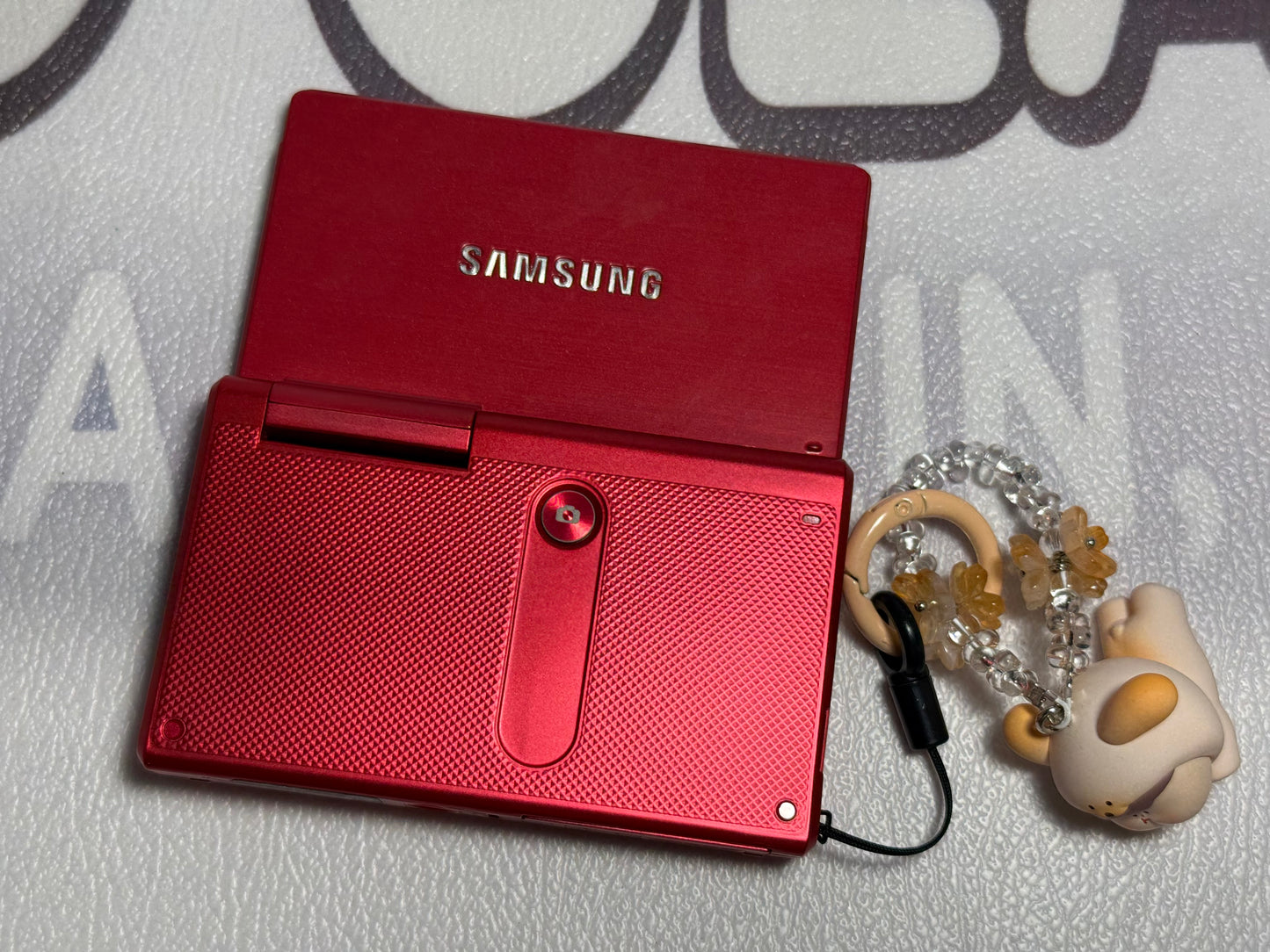 Samsung MV800 Flip-out 5x Zoom 16 Megapixels Touch English
