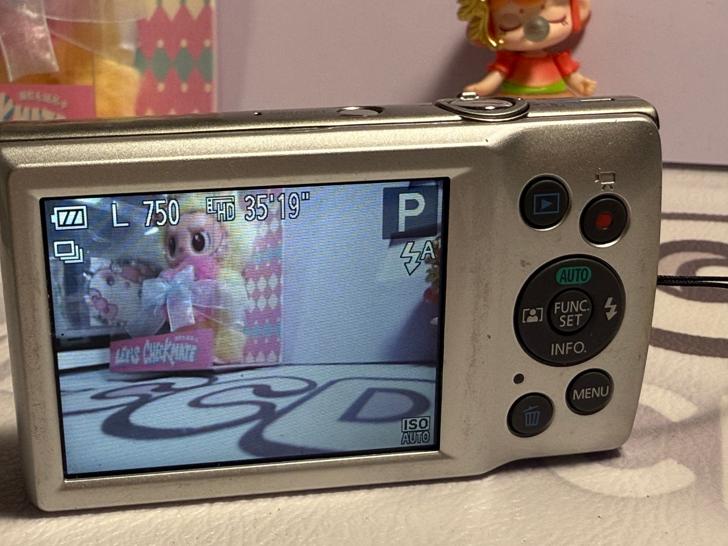 Canon PowerShot ELPH 180 20 MP 8x Zoom Digital Camera Silver