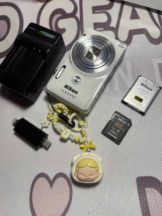 Nikon COOLPIX S6900 16.0MP Digital Camera - White