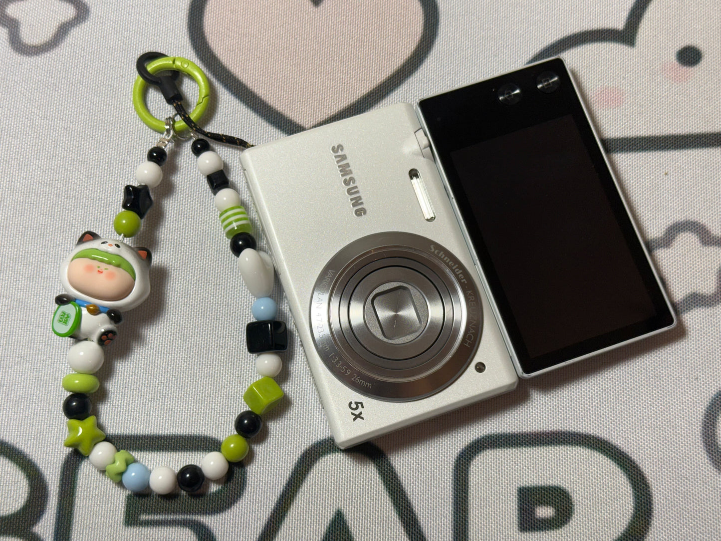 Samsung MV800 Flip-out 5x Zoom 16 Megapixels Touch English