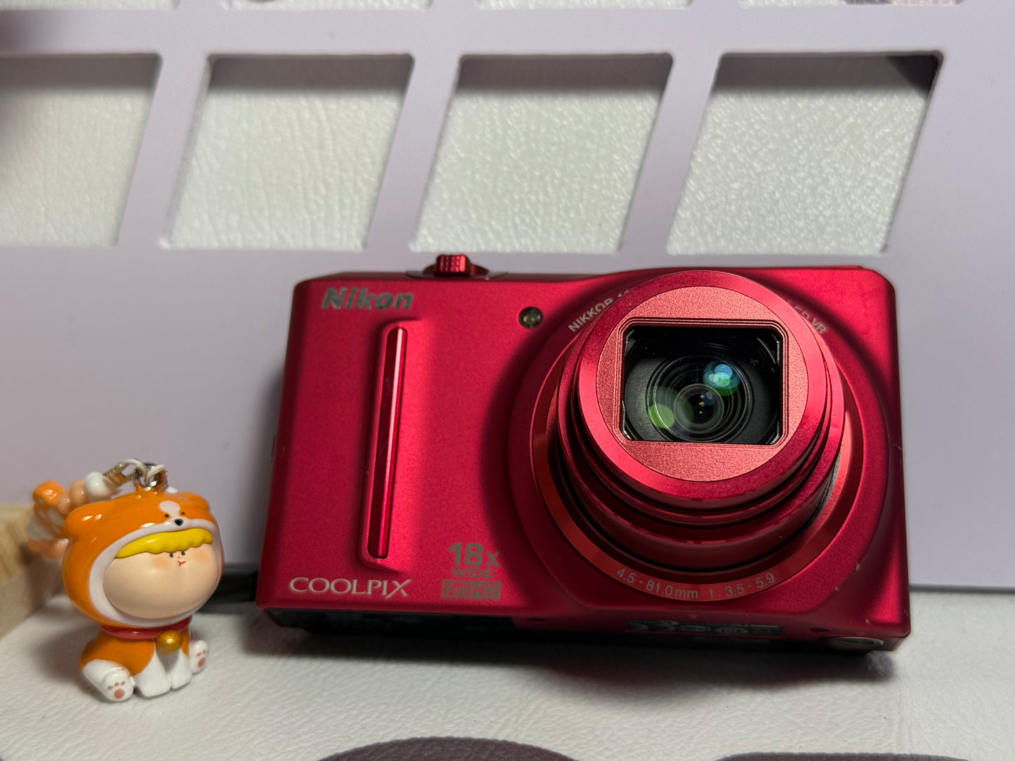 Nikon COOLPIX S9100 red 12.1MP 18x Optical Zoom Digital Camera