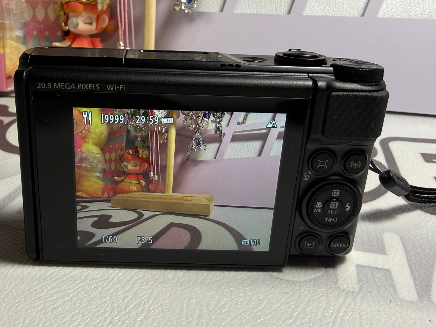 Canon PowerShot SX740 HS Zoom Lens 40x 20.30MP Black Compact Digital Camera