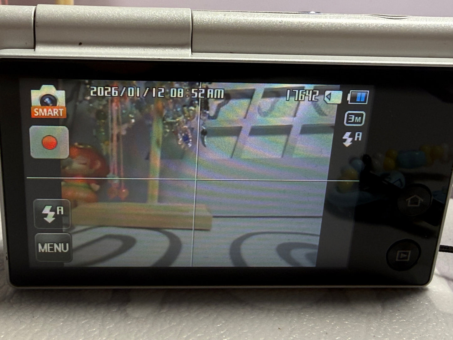 Samsung MV800 Flip-out 5x Zoom 16 Megapixels Touch English