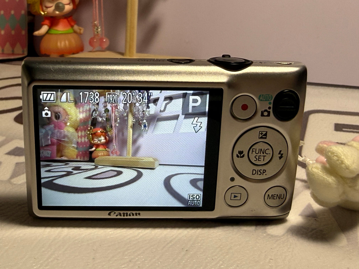 Canon PowerShot ELPH 300 HS / IXUS 220 HS 12.1MP Digital Camera - Silver